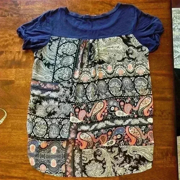 Honey Punch Stitch Fix Mix Material Knit Top Short Sleeve Navy Paisley Size S - Picture 4 of 7